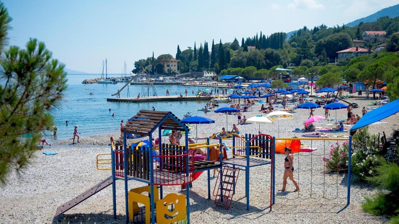 Apartments Skorup Ičići エクステリア 写真